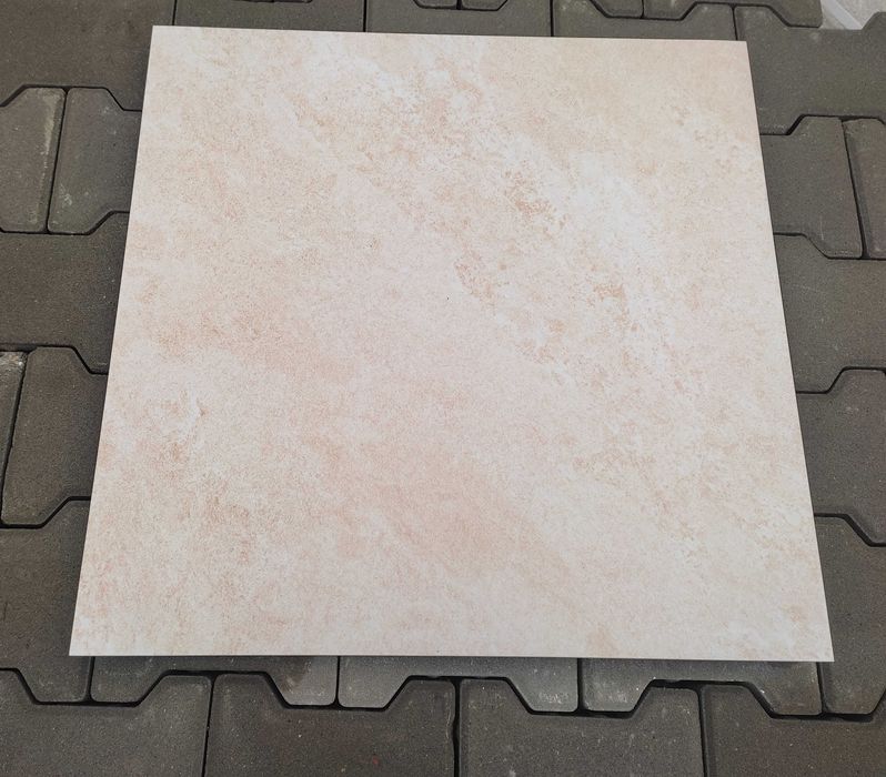 Płytki podłogowe 60x60 cm gresowe - kremowe. Gatunek 1