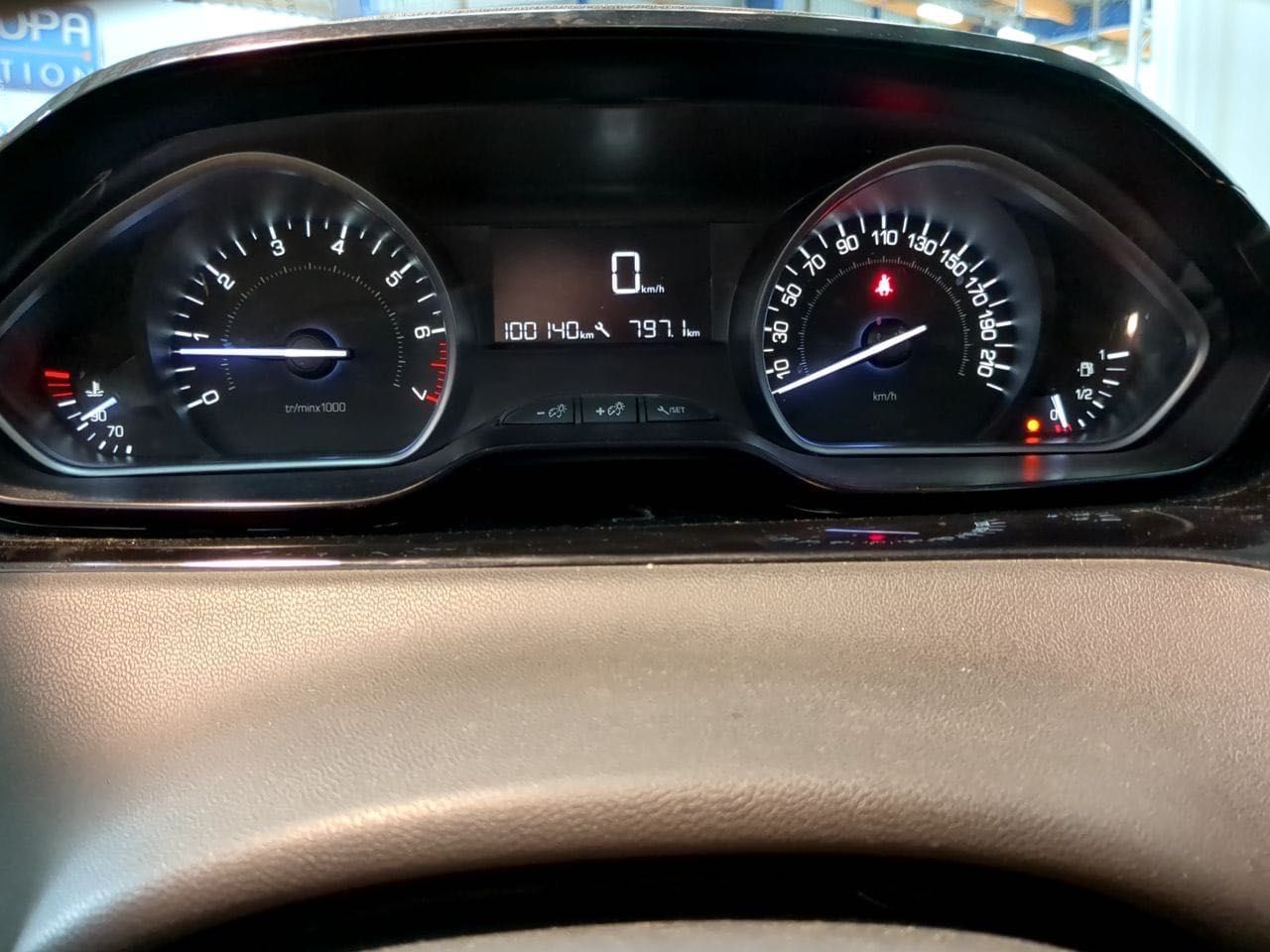 Peugeot 208 com 100 mil km