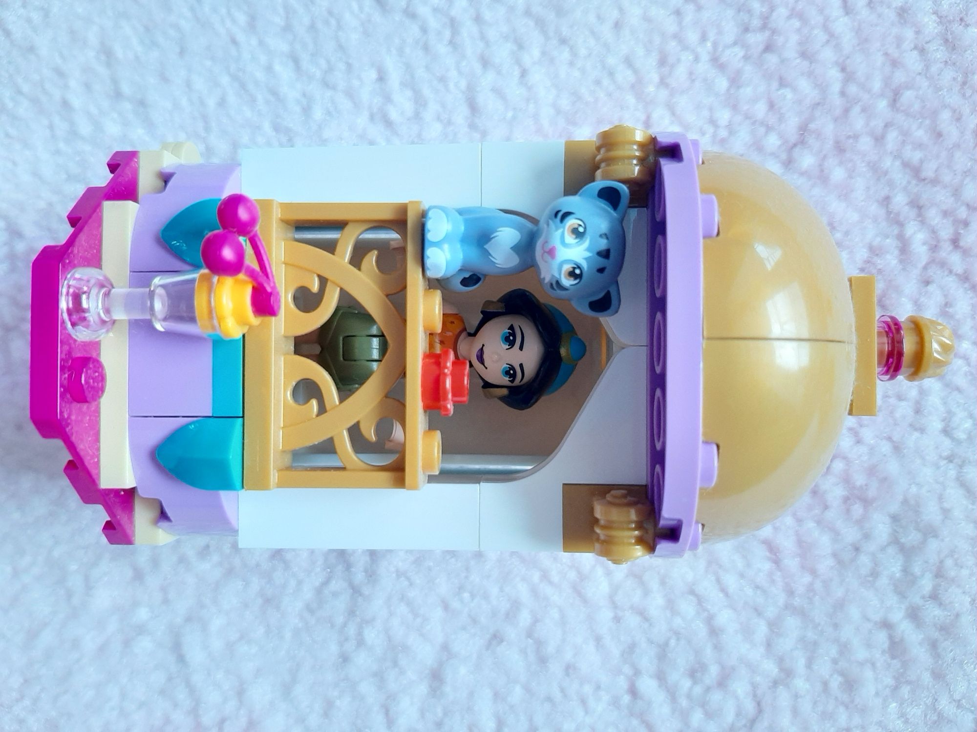 Sprzedam 2 zestawy lego Disney Princess wieza Dzasminy i zamek od Bell