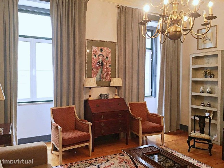 Apartamento T2 mobilado na Baixa de Lisboa-Prédio Pombalino