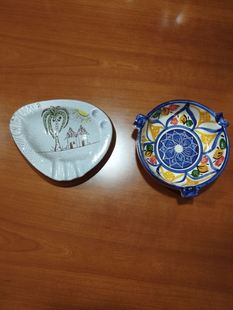 Conjunto de cinzeiros
