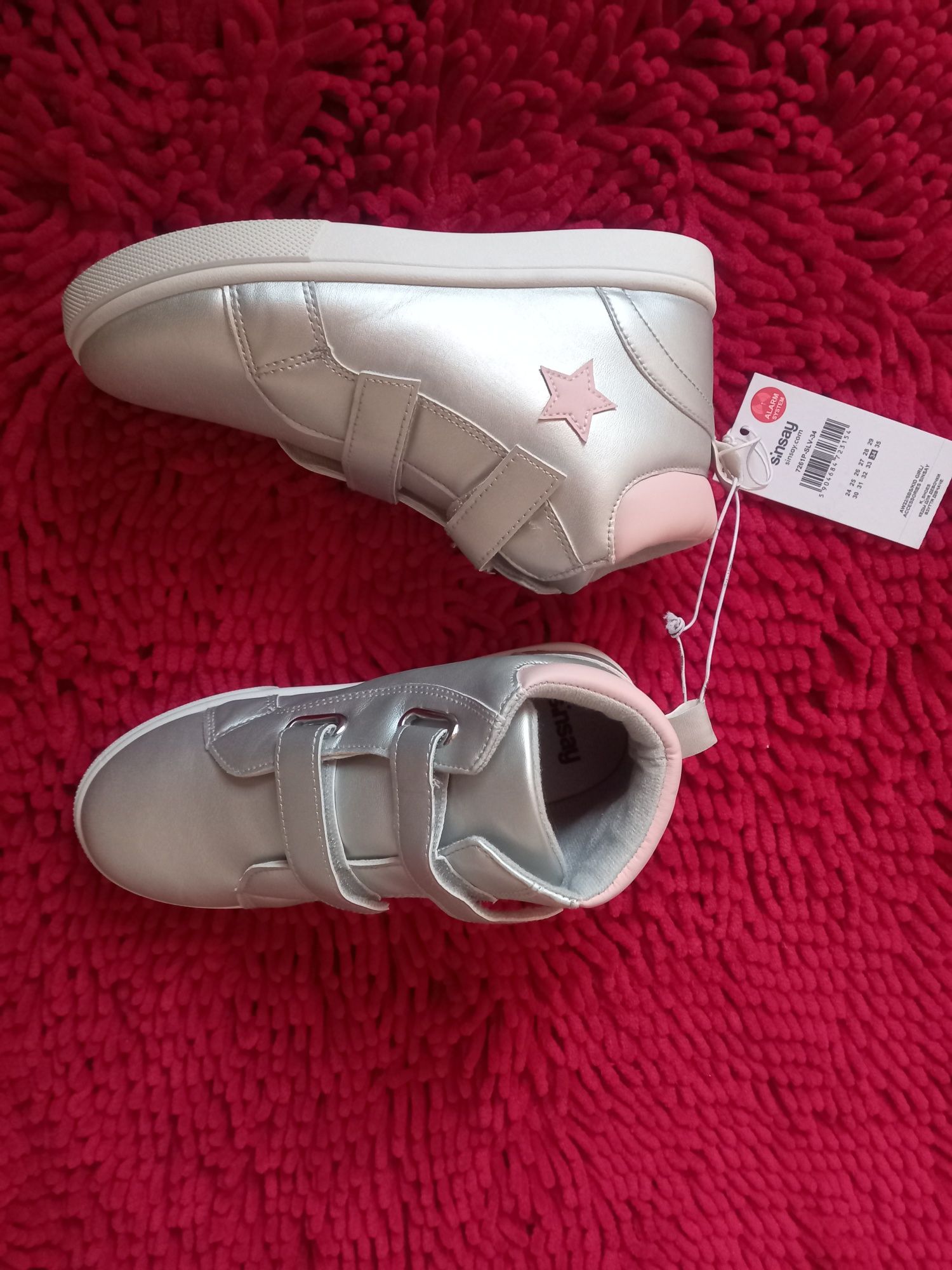 Buty botki za kostkę gwiazdki srebrne roz 34 nowe uszkodzone