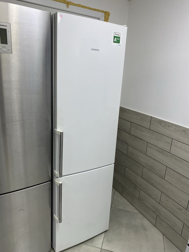 Двухкамерный холодильник SIEMENS FD9211