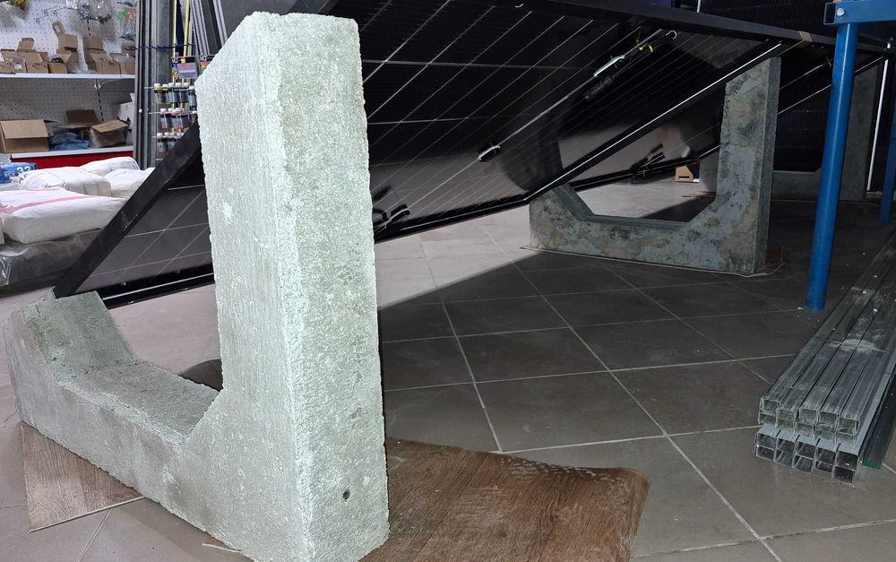 Баластні кріплення до сонячних панелей.