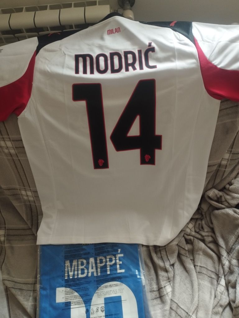 Camisola Modric e MBAPPÉ
