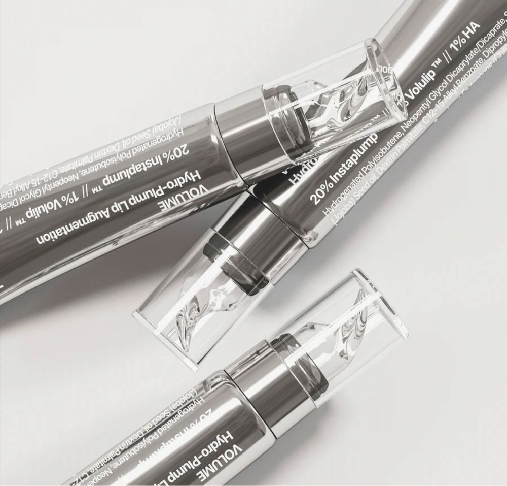 Transparent lab lip gloss and volume