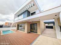Moradia T4 Isolada com Piscina e Domótica