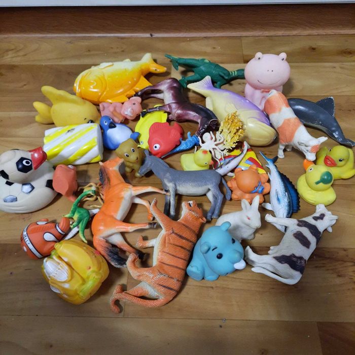 Іграшки для малюків резинові звірята для купання