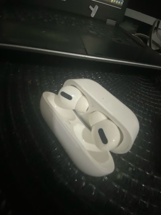air pods pro.