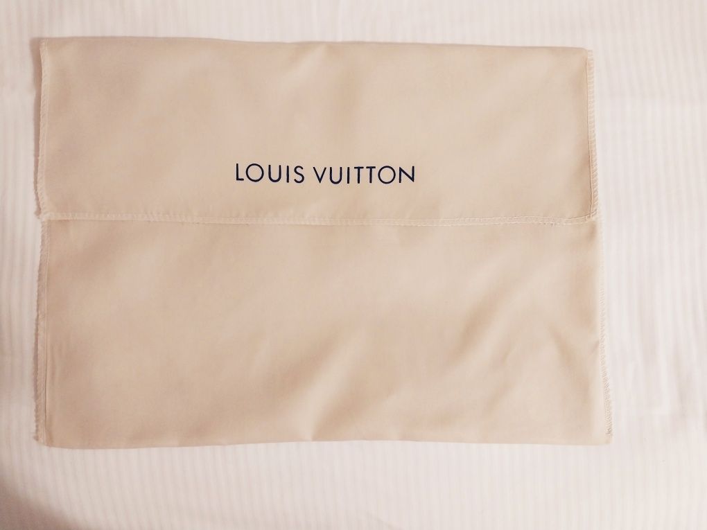 Оригинальный пыльник Louis Vuitton