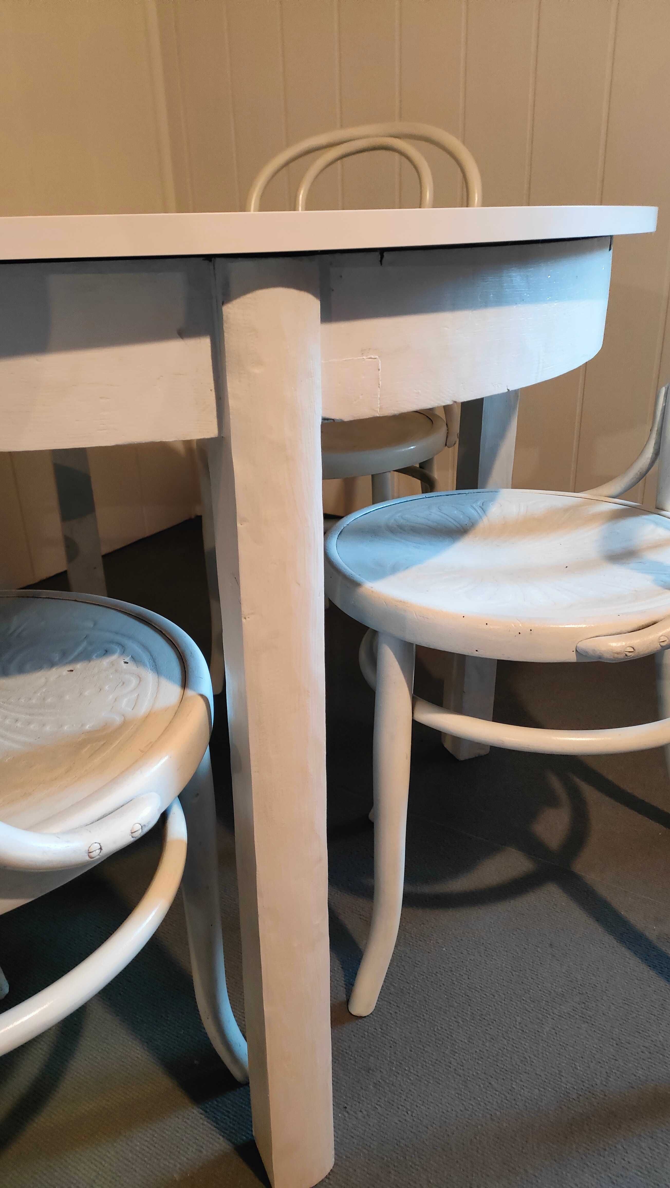 Komplet stół i krzesła