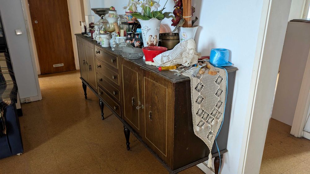 Mesa de Jantar e Aparador