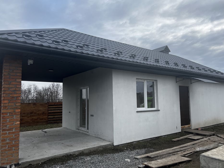 Новобудова в Станишівці