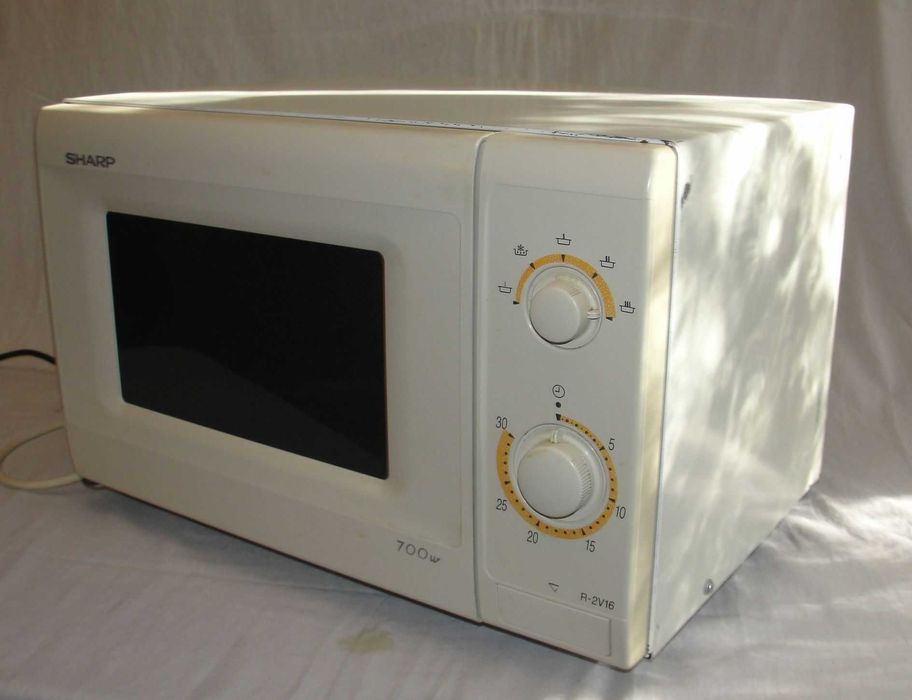 Мікрохвильова піч Sharp