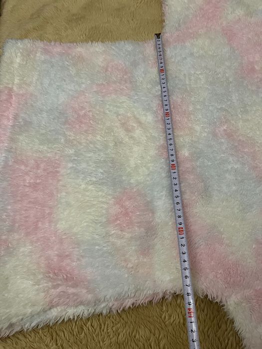 Puszysta bluza szlafrok snuddie na 116 - 122 cm.