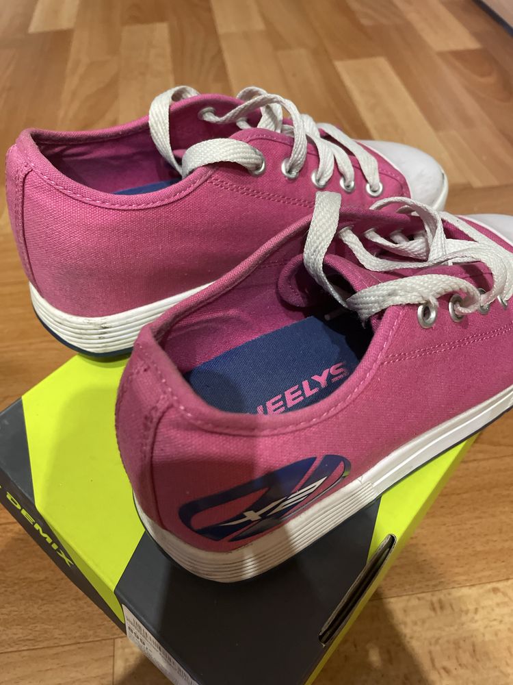 Heelys Роликові кросівки