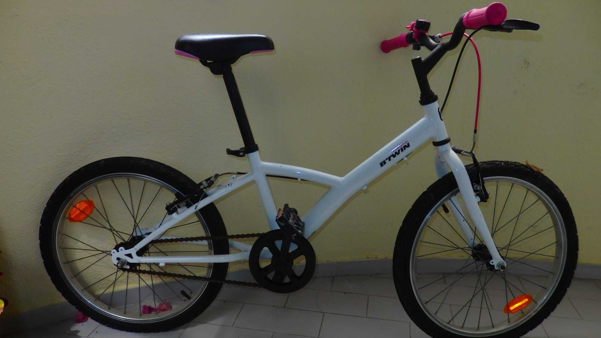 Bicicleta de menina. Em óptimo estado. Pouco uso.