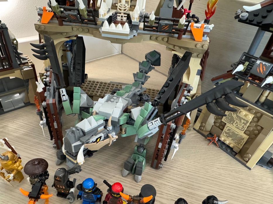 Aktualne. LEGO Ninjago 70655 Smocza jama KOMPLET + instrukcja
