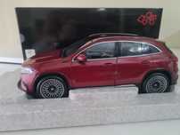Mercedes Benz EQA  1/18 novo na caixa agora só 45€