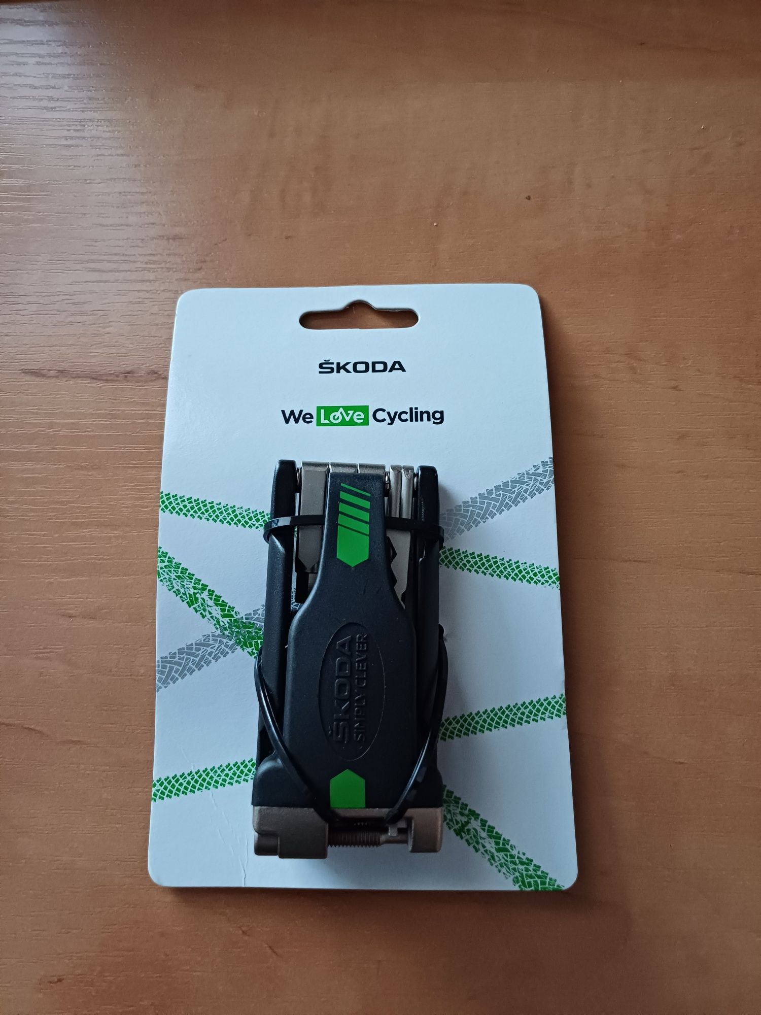 Oryginalne akcesoria rowerowe Skoda - bidon 0,5l, narzędzia, lampki