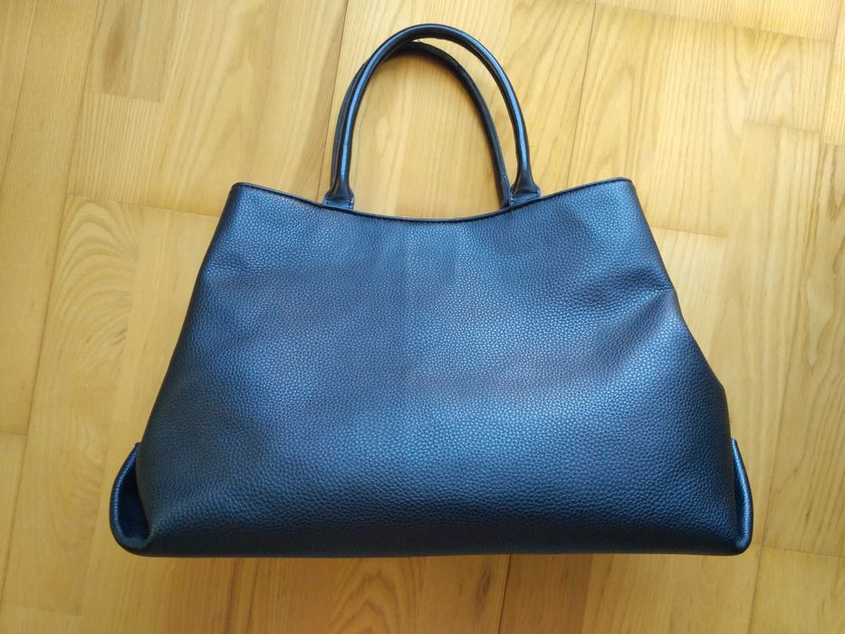 Klasyczna torebka czarna do ręki mieści A4 duża pojemna przegródki