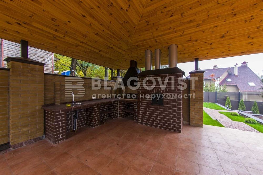 Чудовий будинок поряд Голосеевского парку, м. Голосіївська