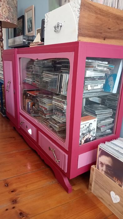 Móvel vintage aparador (oferta de mesa na compra do móvel)