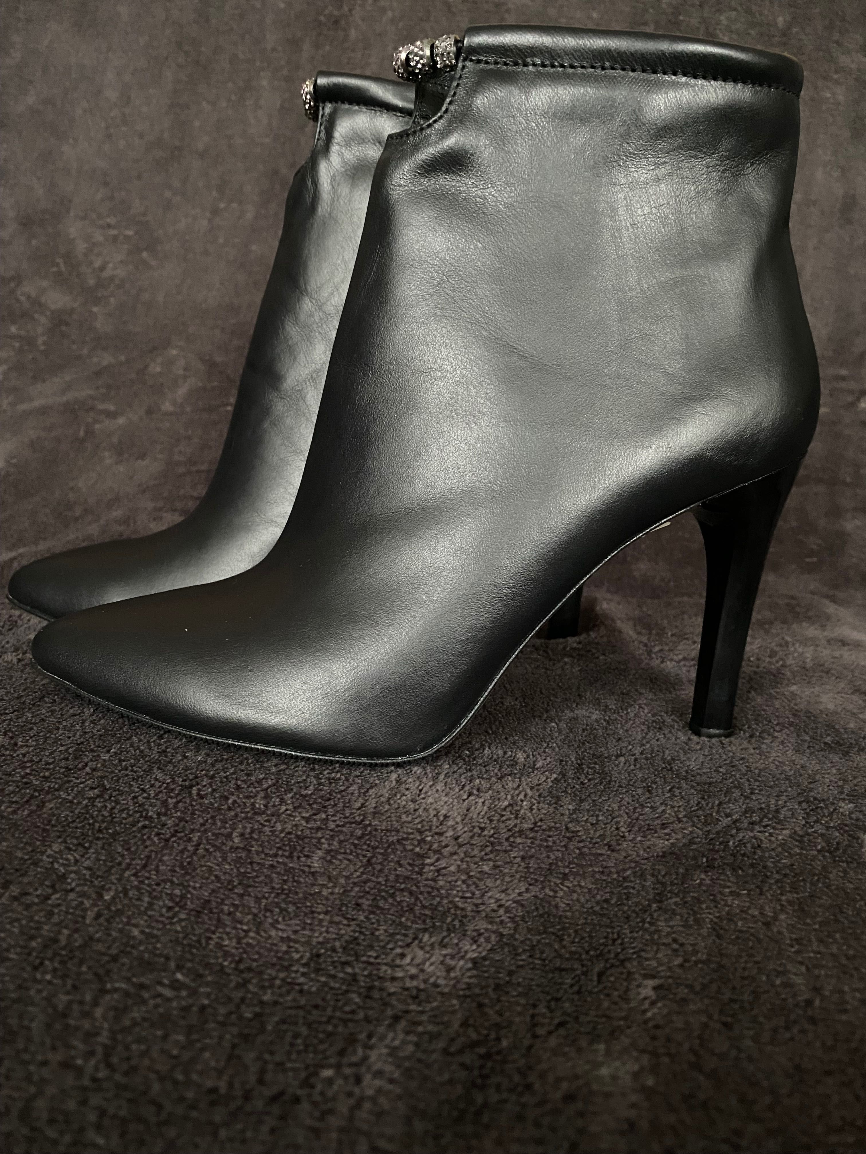 Nowe damskie skórzane buty na obcasie