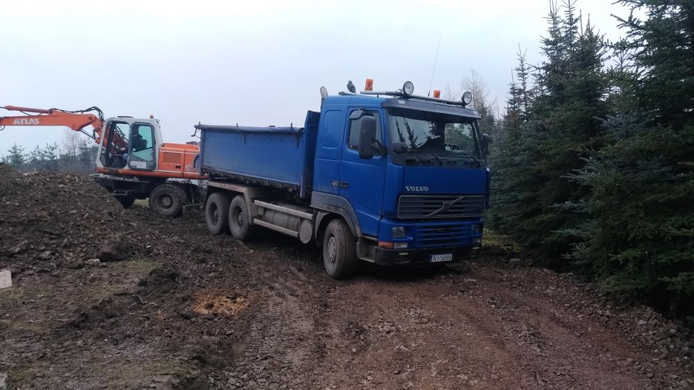 Transport sprzedaż kruszywa piasku wapna grysu