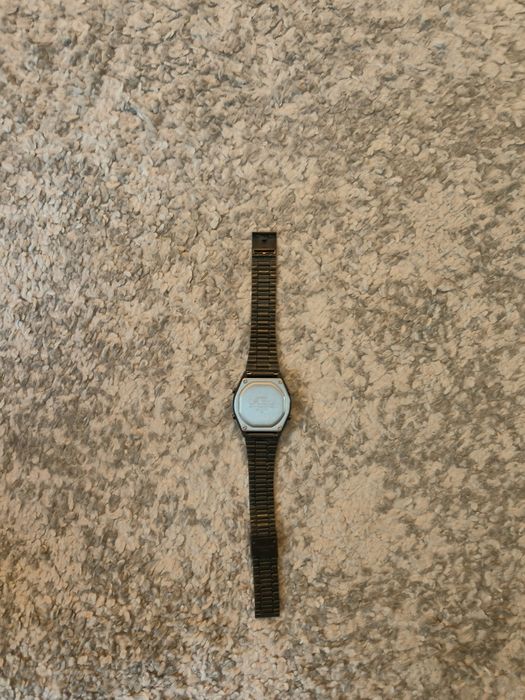 Relógio Casio B640W