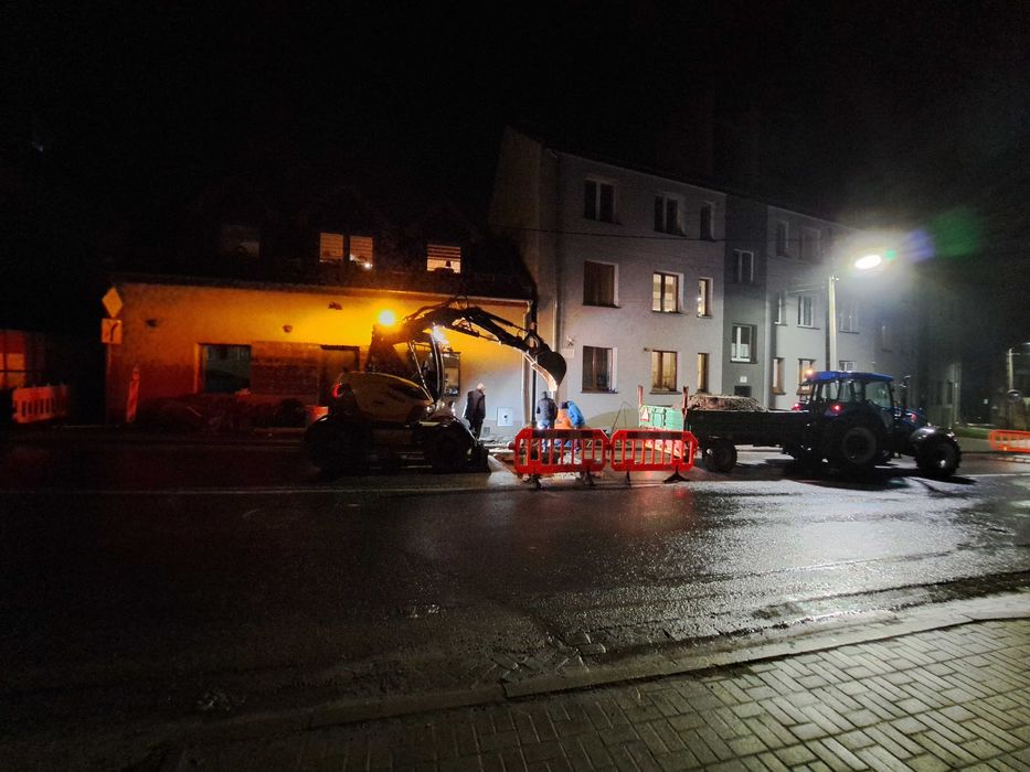 Usługi koparką - roboty ziemne, budowa sieci i przyłączy WOD-KAN