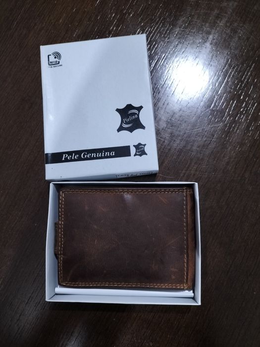Carteira RFID em pele castanho genuína