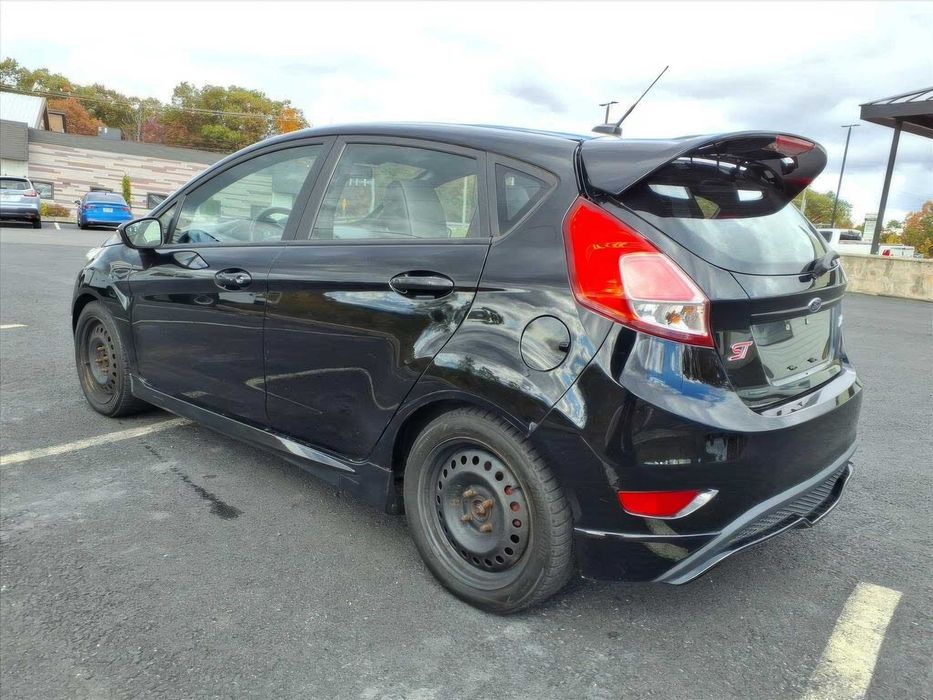 Ford Fiesta ST      2017