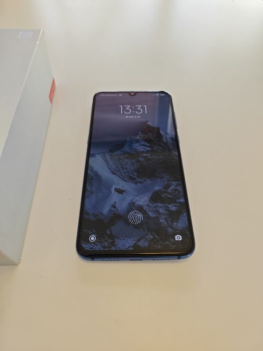 Xiaomi mi 9 mi9 6GB 64 GB niebieski w bardzo dobrym stanie