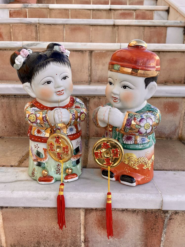 Estátuas chinesas de porcelana