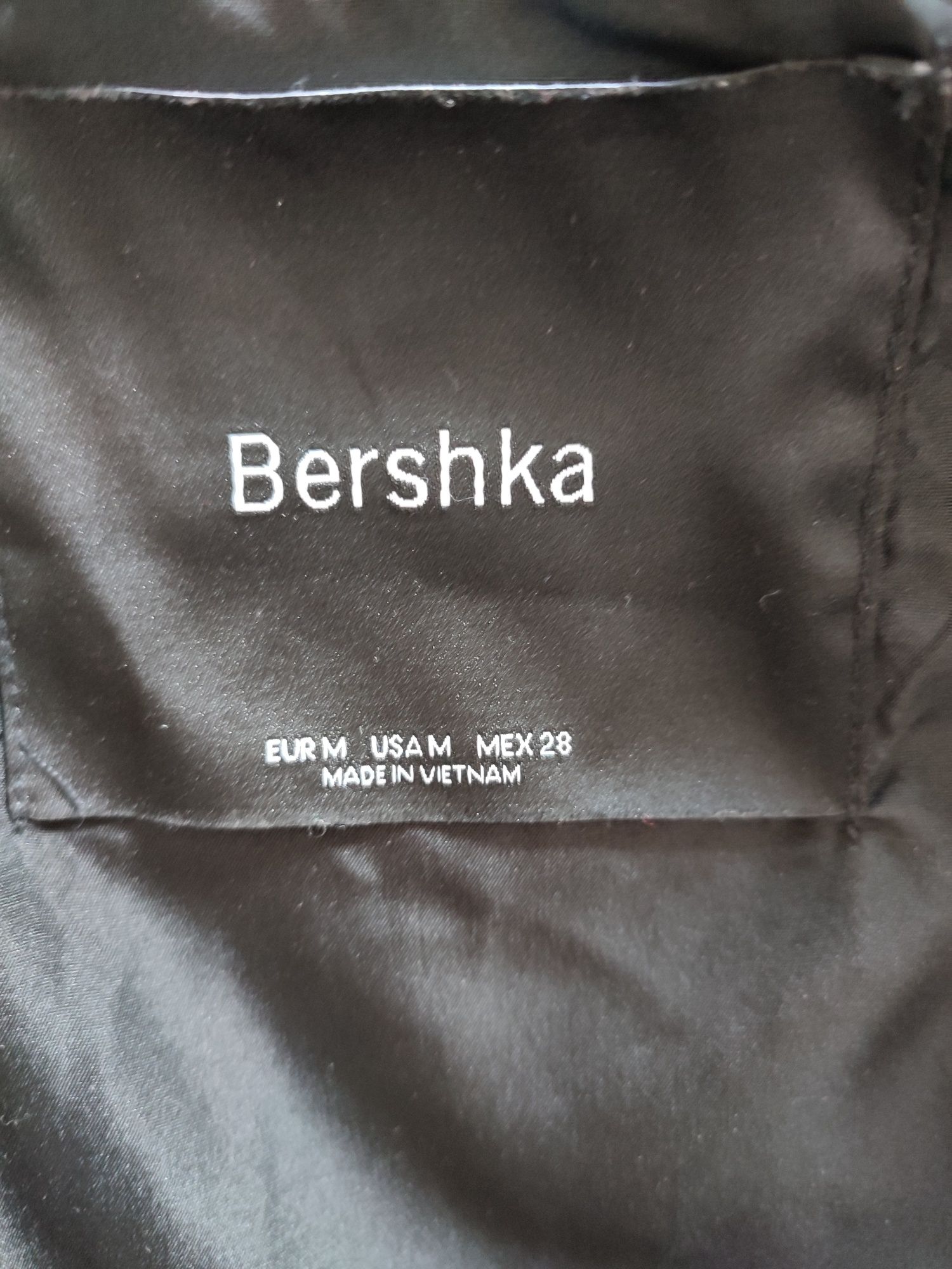 Sprzedam kurtkę bomberkę Bershka roz. M