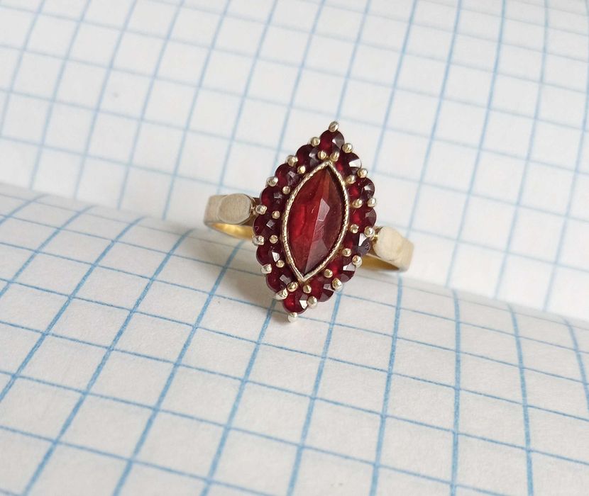 Вінтажне Срібне кольцо перстень Позолота. Натуральний гранат. Вінтаж