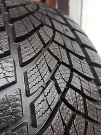 Goodyear Ultra Grip Performance+ 215/55R17 98V XL FP