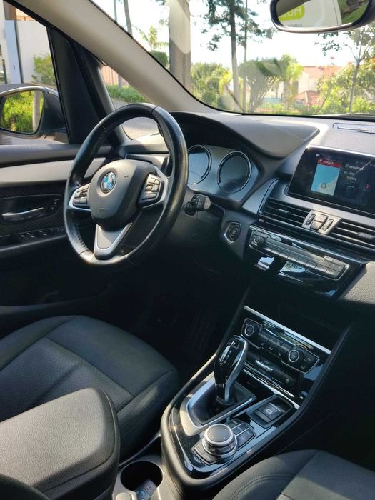 BMW 216 Automático
