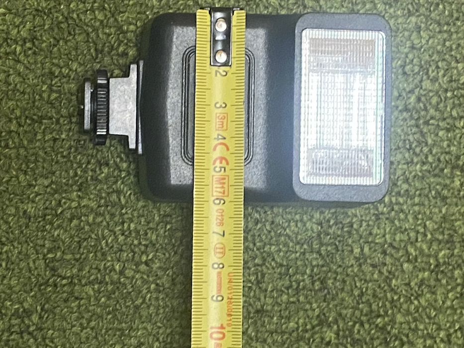 Продам фотовспышку