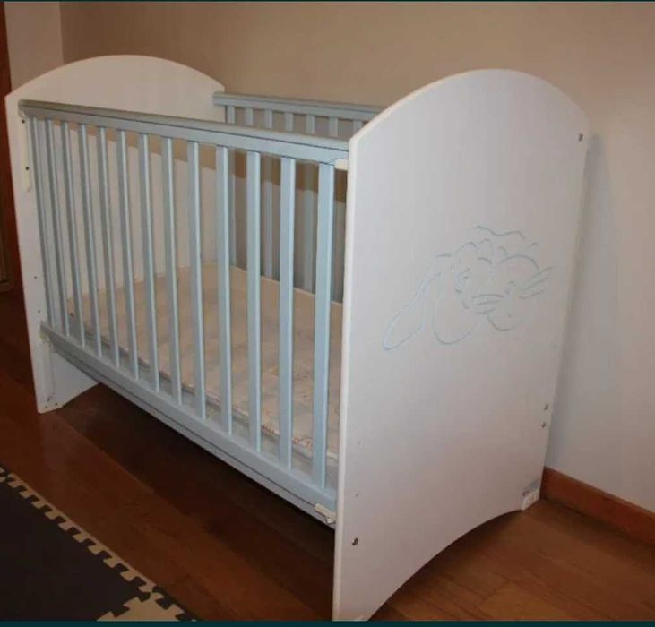 Berço de bebê usado em bom estado