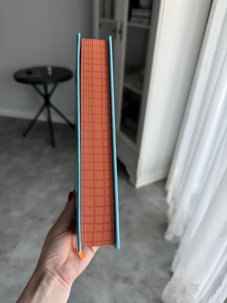 Книга Емілі Генрі «Книголюби»