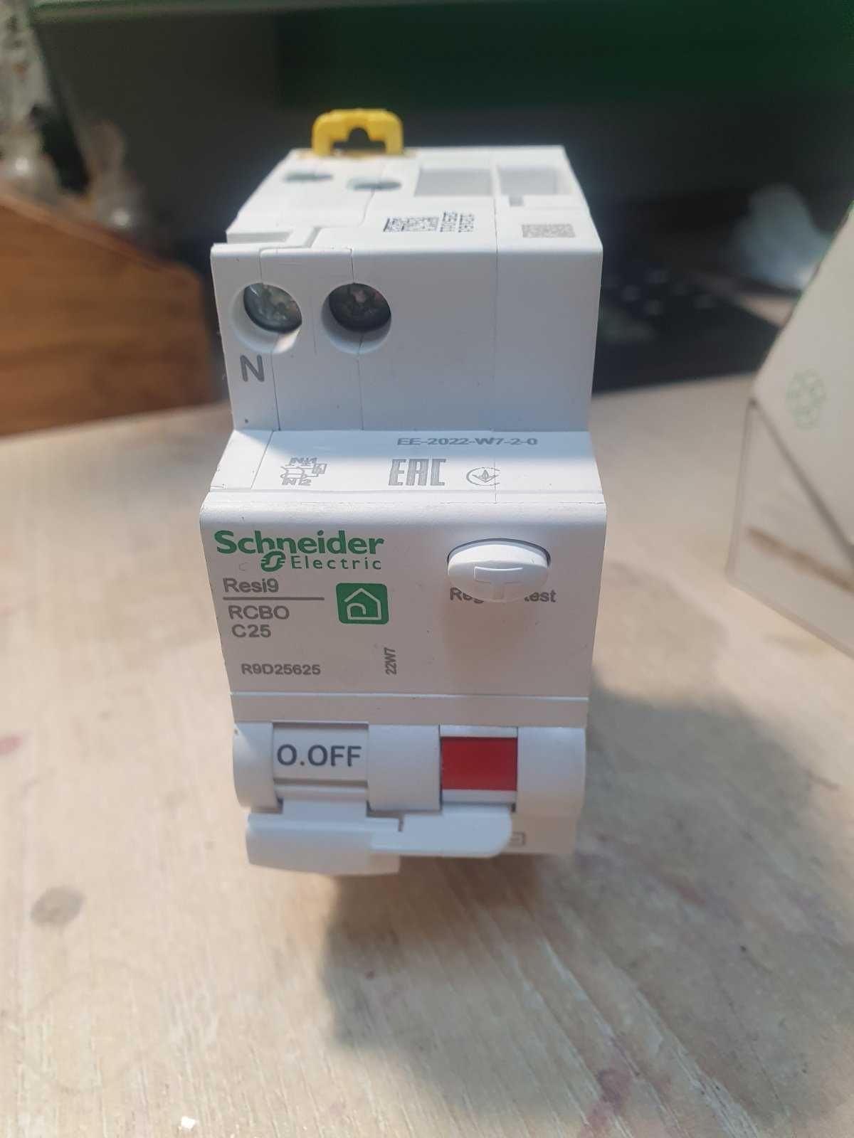 Дифференциальный автомат Schneider Electric Resi9 6kA 1P+N 25A C 30mA