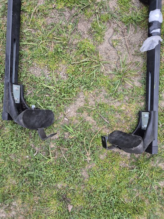 Bagażnik reling Amos 120 cm na rower dachowy