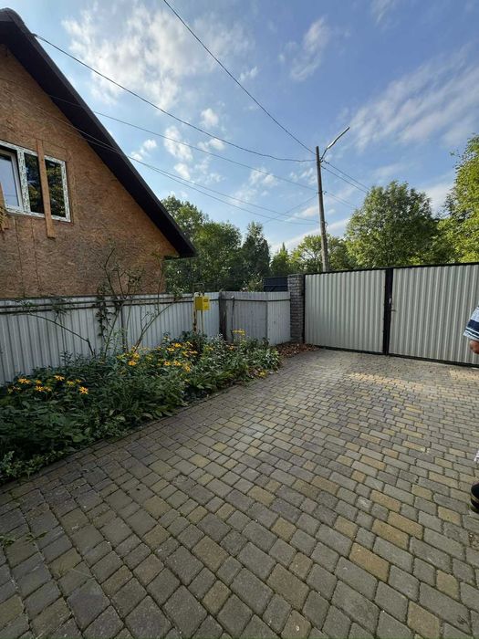 Здається Будинок по вулиці Київській