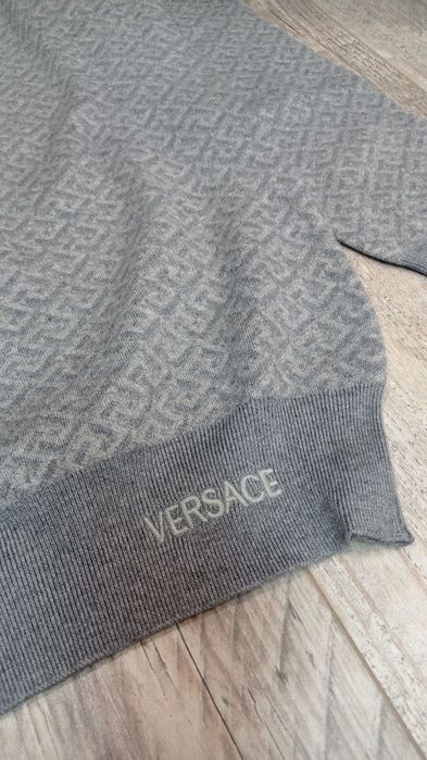 Versace sweter męski gruby.