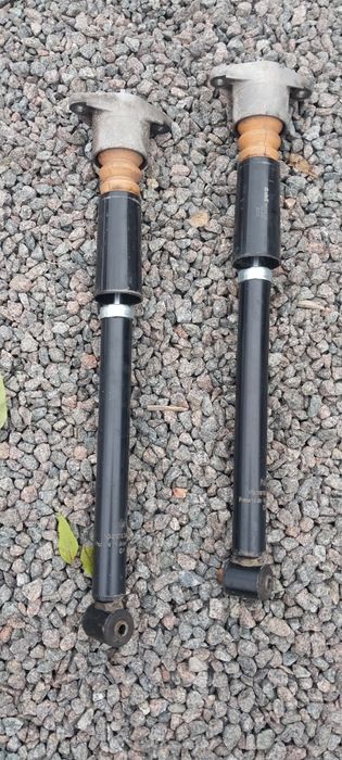 Задні амортизатори шкода суперб седан