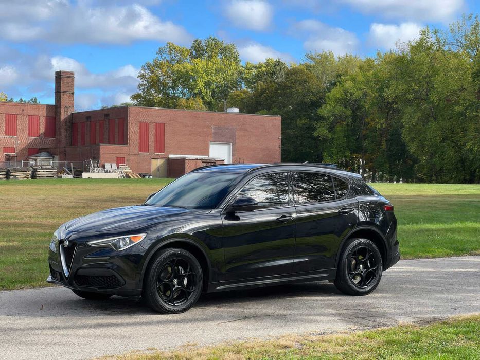Alfa Romeo Stelvio      2018