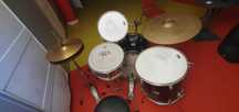 Bateria Yamaha DP Series (sem pratos)