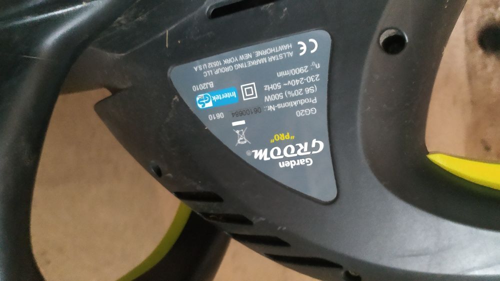 Elektryczne Nożyce do formowania żywopłotu ,   z pojemnikiem